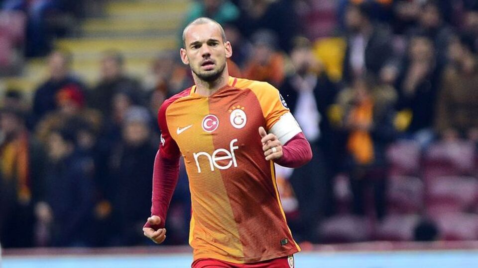 Sneijder futbolu bıraktı!
