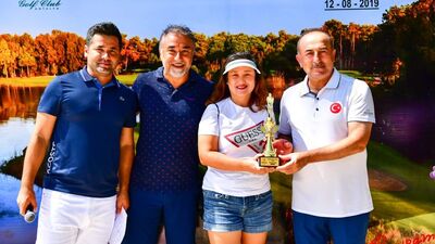 Çavuşoğlu golf turnuvasına katıldı