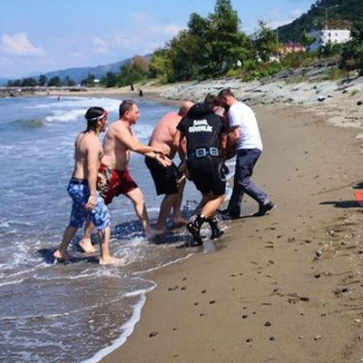 Kahreden acı! İki kardeş birden!