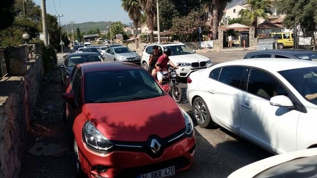 Ölüdeniz yolu kilitlendi