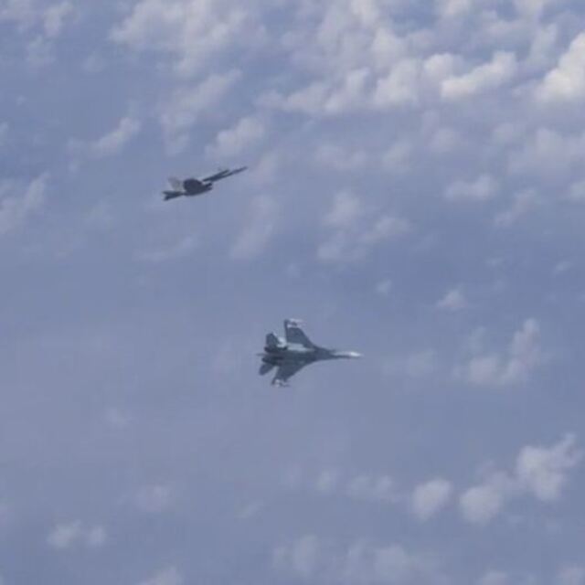 Rusya Savunma Bakanı'na NATO jetiyle yaklaştılar!