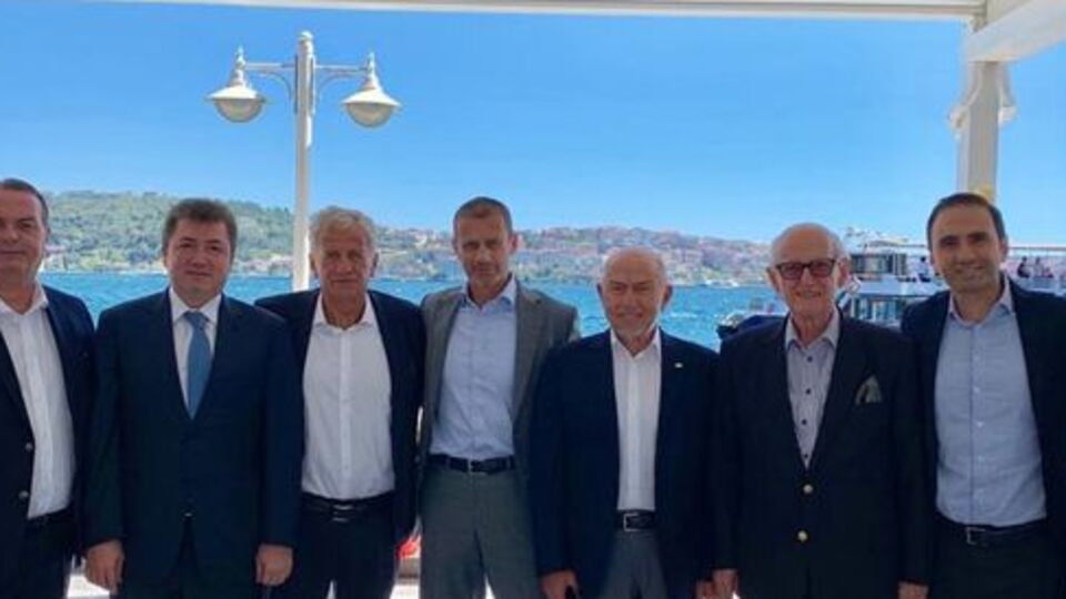 Özdemir, Ceferin ile buluştu