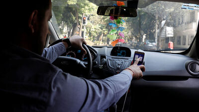 Araç kullanırken 'eller serbest' gözler kapalı!