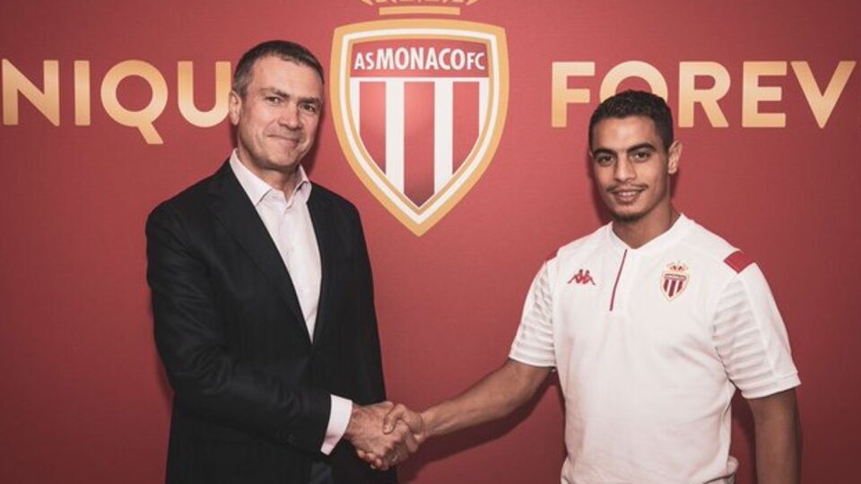 Monaco'dan forvet transferi