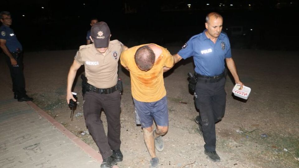 Adana'da satırlı dehşet: 3 yaralı