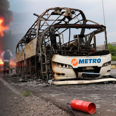 Bayram dönüşündeydiler! Alev alev yandı