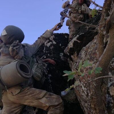 Uçurumda teröristlerle burun buruna çatışma