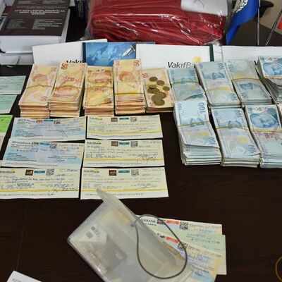 Belediye işçisinin bulduğu çantadan servet çıktı