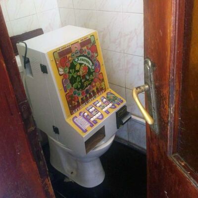 Tuvalette kumar oynatmışlar