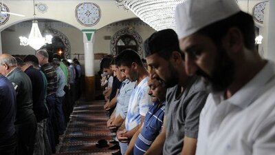 İzmir cuma saati kaçta?