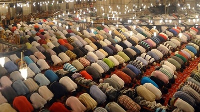 Adana Cuma namazı saat kaçta?