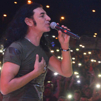 Ünlü sanatçı takdir topladı