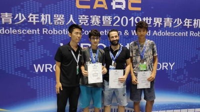 Balıkesir Dünya Robot Olimpiyatlarında 3. oldu