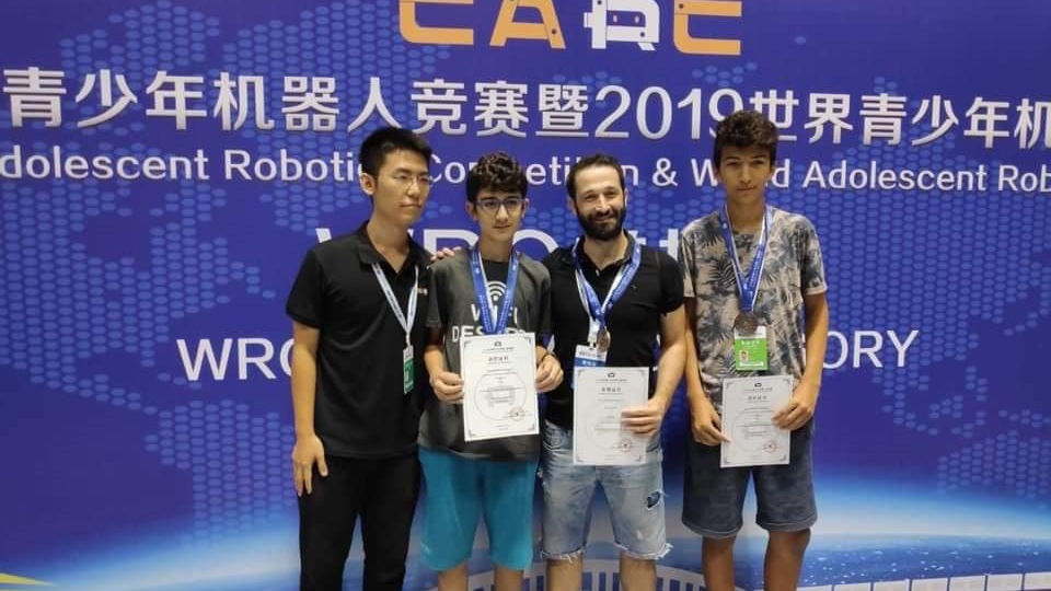 Balıkesir Dünya Robot Olimpiyatlarında 3. oldu