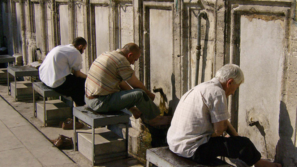 Cuma namazı nasıl kılınır? Abdest nasıl alınır?