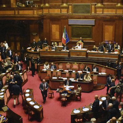 İtalya'da hükümet krizi büyüyor