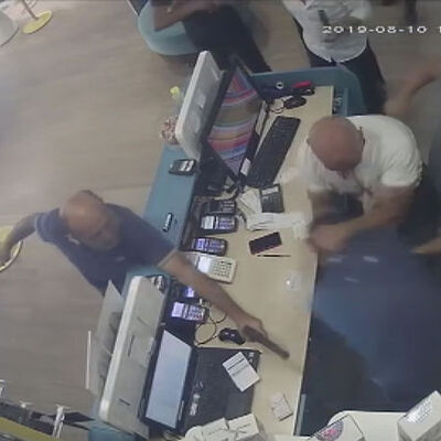 Ataşehir'de SİM kart baskını kamerada