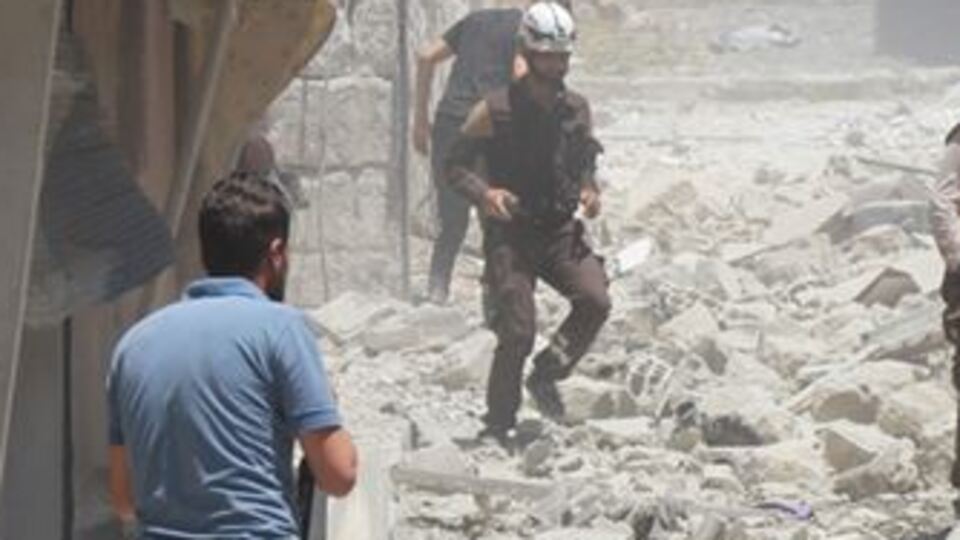 Rus savaş uçakları İdlib'e saldırdı: Çok sayıda ölü var