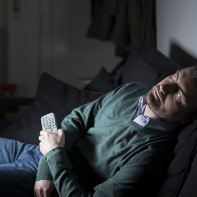 Televizyon karşısında uyuyanlara kötü haber!