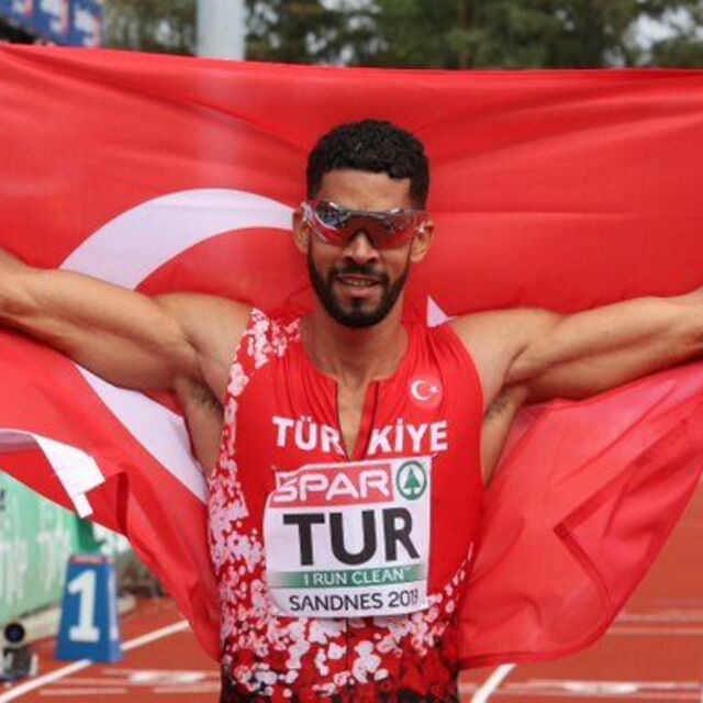 Yasmani Copello Escobar birinci oldu!