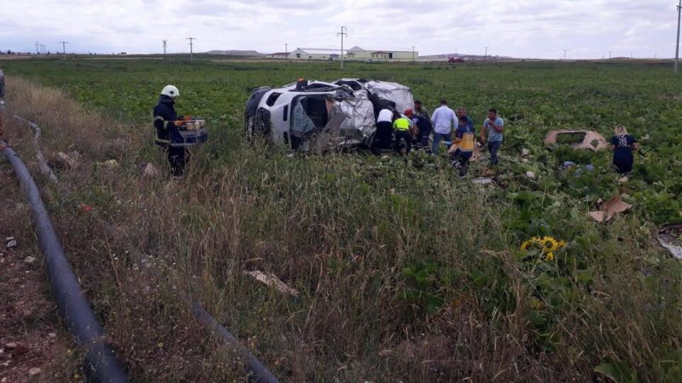 Minibüs ile TIR çarpıştı: 7 ölü, 11 yaralı