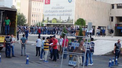 Diyarbakır, Van ve Mardin belediyelerine operasyon