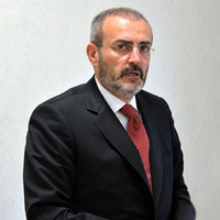 AK Parti'den Gül ve Davutoğlu'na yanıt