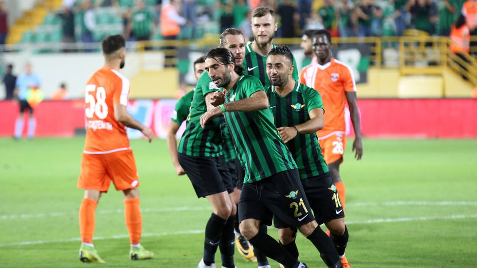 Akhisar evinde kazandı