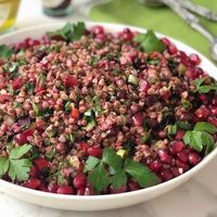 Taze otlu karabuğday salatası