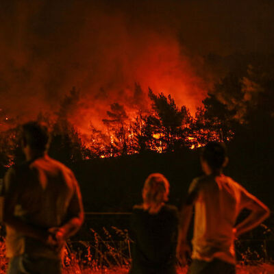 İzmir'de orman yangını kontrol altına alındı