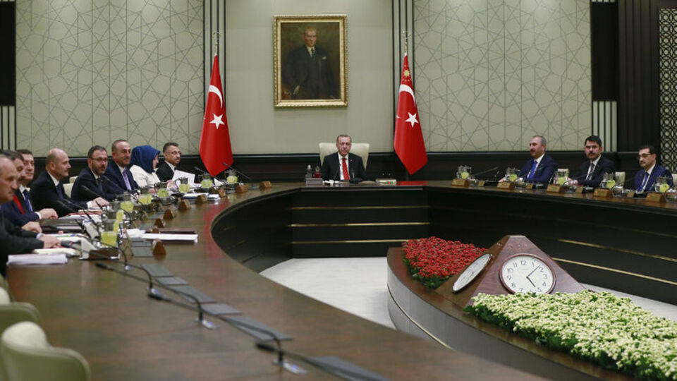 Kabine toplanıyor! Gündem sıcak!