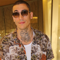 Giyim tarzı dikkat çekti