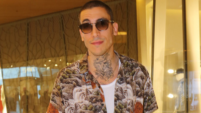 Giyim tarzı dikkat çekti