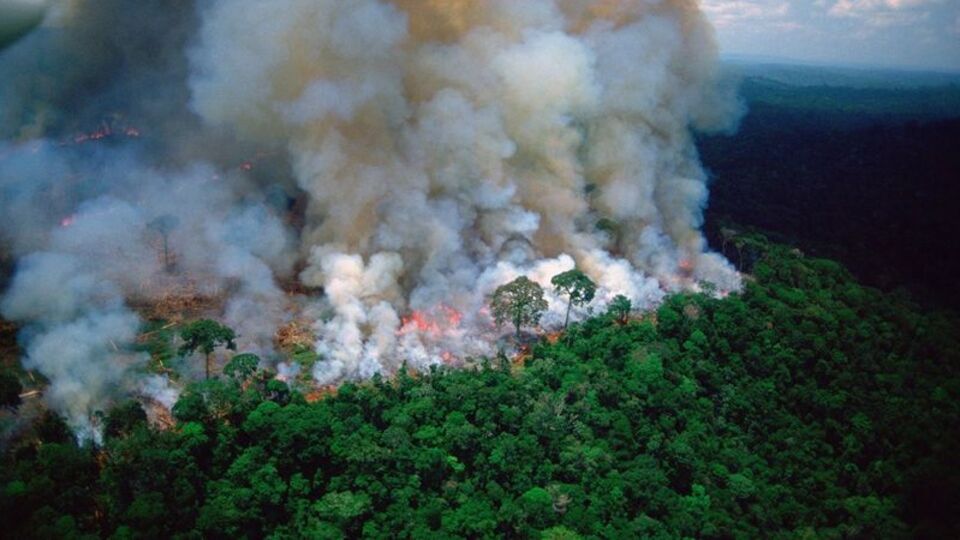 Amazon yangınları uzaydan görüntülendi!