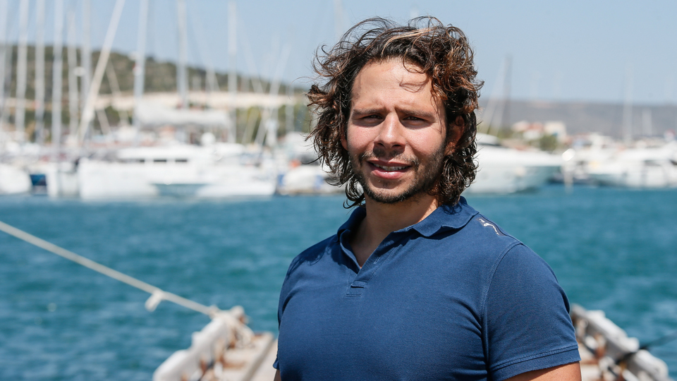 Türk yüzücü "Denizin Everesti"ni aştı