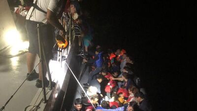 İzmir'de 59 kaçak göçmen yakalandı