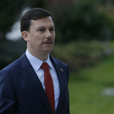 AK Partili Fatih Şahin: Cenk meydanında bizi yalnız bırakanları davet etmek...