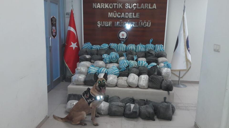 Polis şüphelendi, Şila buldu