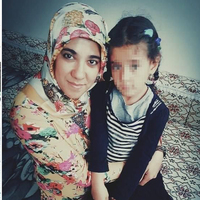 "Annemsiz uyuyamam! Doktora para verin annemi yaşatsın!"