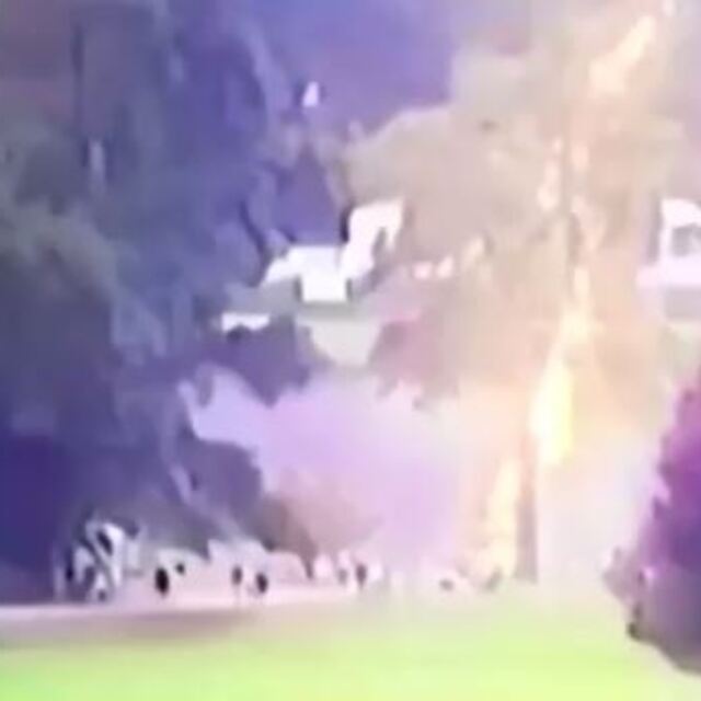 Üzerlerine yıldırım düştü!