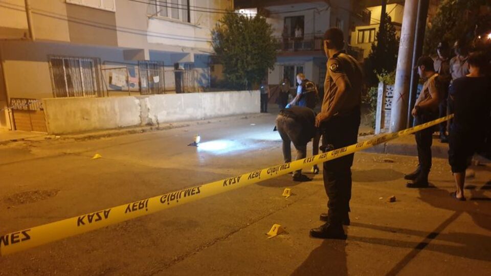 Maganda dehşeti! Balkonda otururken başından vuruldu