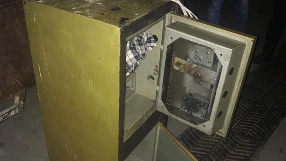 Yaşlı adamın ellerini ayaklarını bağlayarak dövdüler