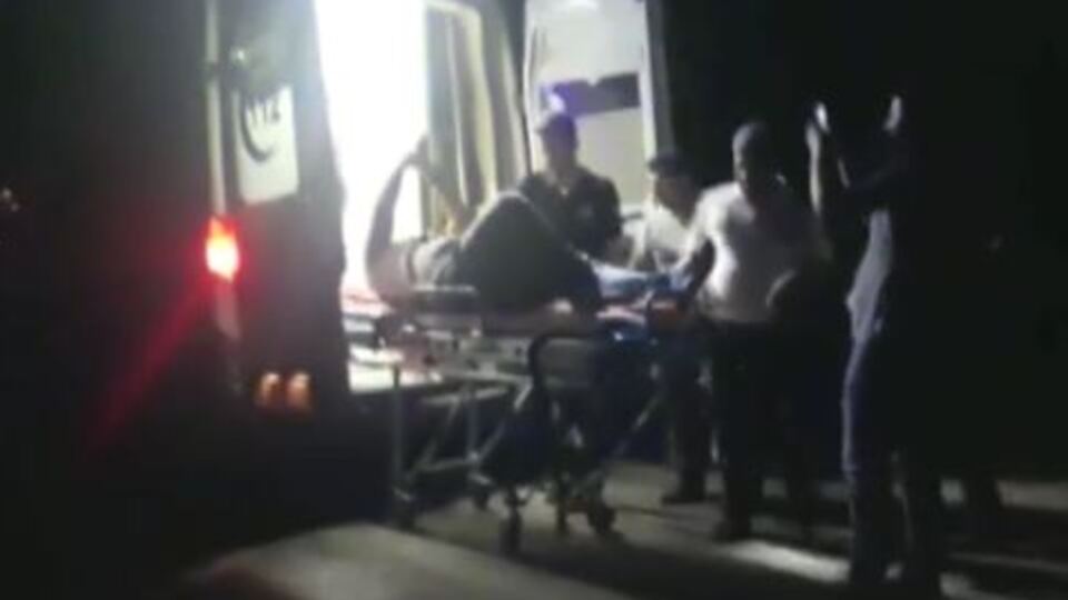 Kaçak mültecilerle yaşanan kovalamaca da bir polis yaralandı