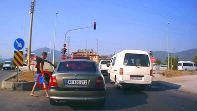 Satırlı trafik magandası 'pes' dedirtti