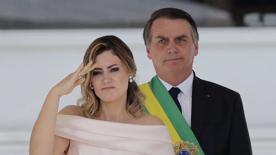 Macron-Bolsonaro dalaşı ve diğerleri... Kadınları siyasi kavgaya alet edenler utansın