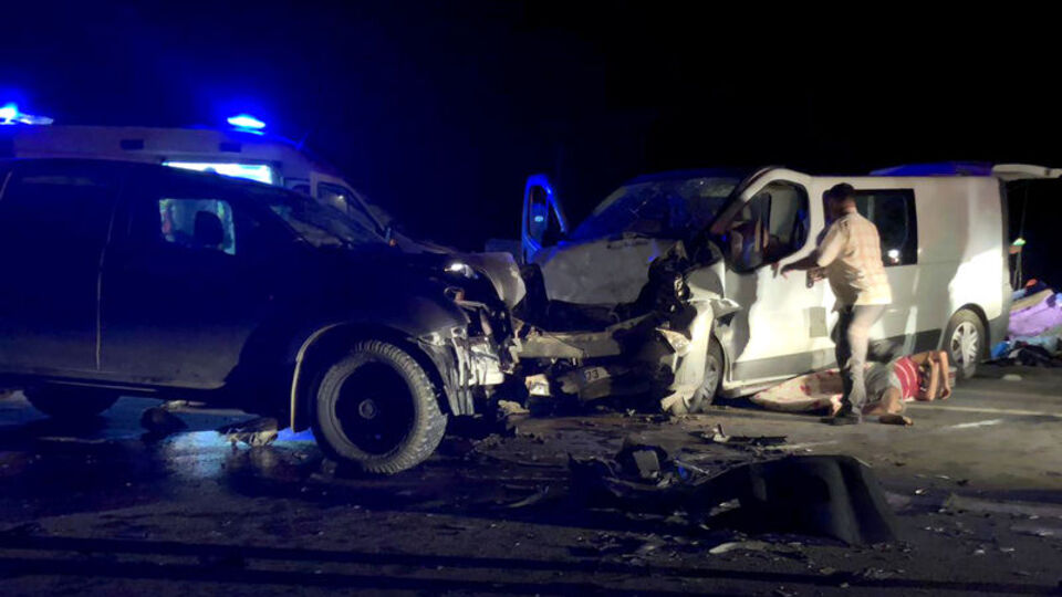 Düzce'de feci kaza: Çok sayıda yaralı var