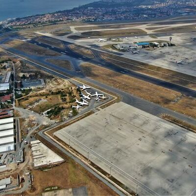 Atatürk Havalimanı'nda 10 uçak apronda bekliyor