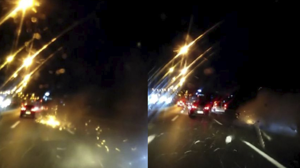 Ambulansa yol vermeyen magandadan makas terörü!