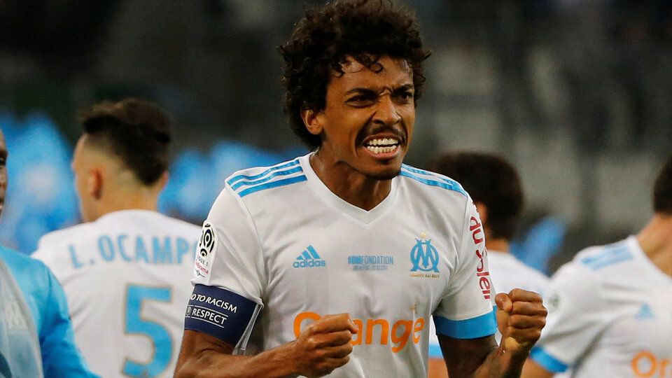 Marsilya taraftarından Gustavo'ya baskı