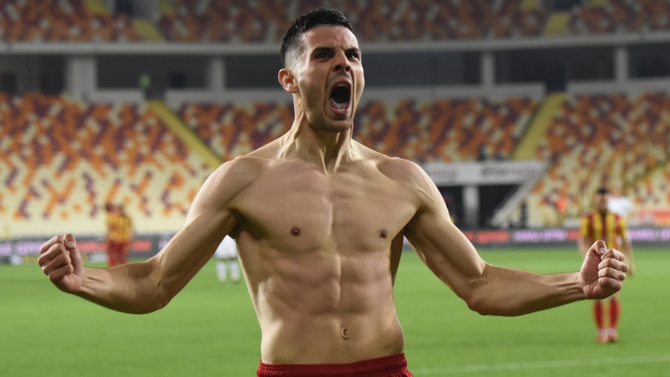 Göztepe Aleksic'in peşinde